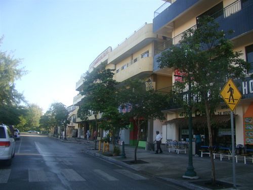 Micro Beach Hotel Garapan Kültér fotó
