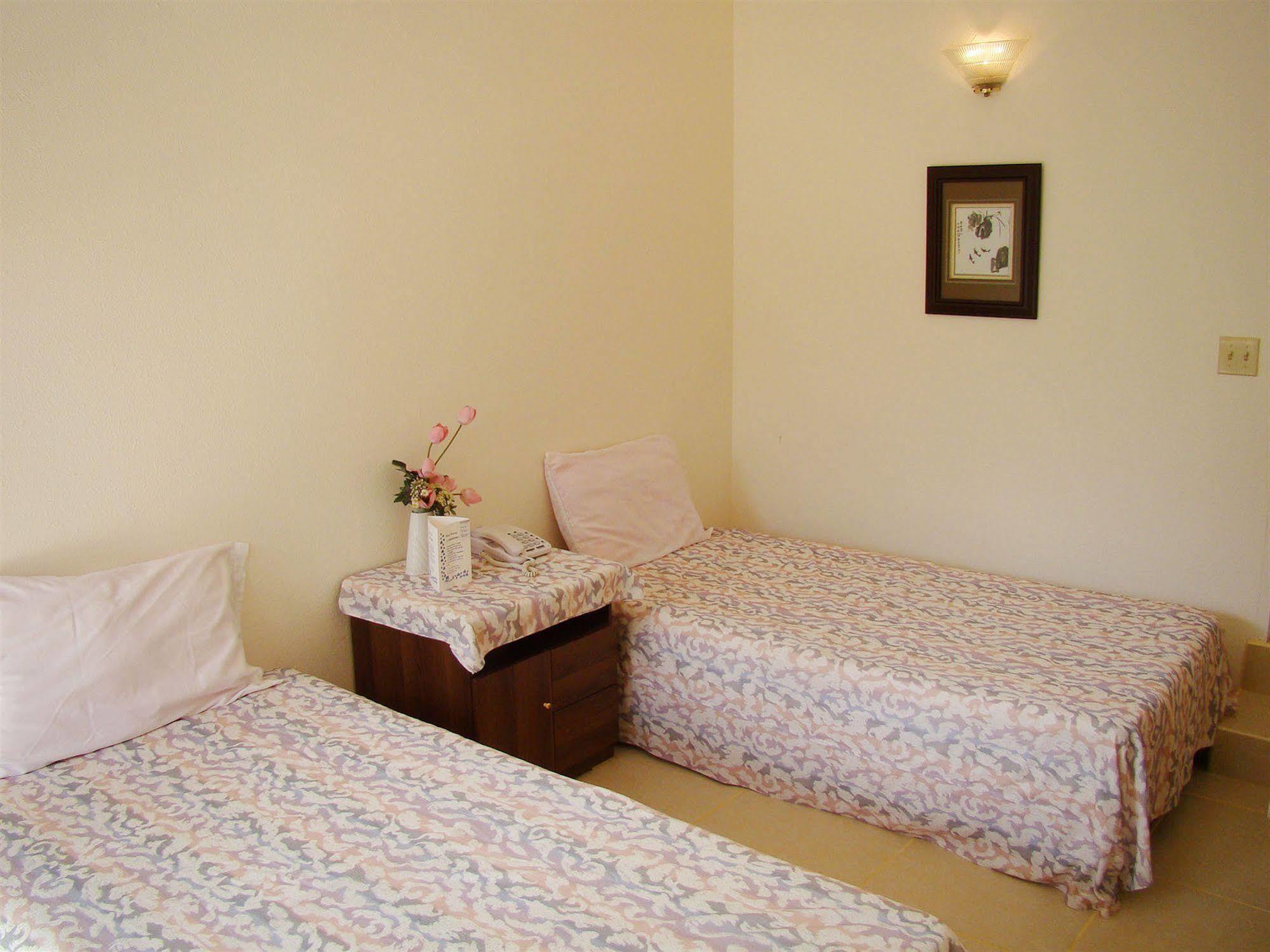 Micro Beach Hotel Garapan Kültér fotó